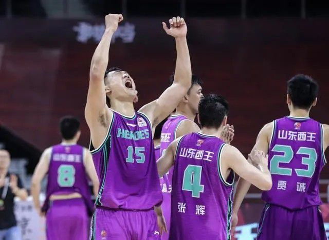 这也使得《雷神3》在全球获超8亿美元票房，光在国内就席卷票房近8亿人民币，也是漫威电影宇宙（MCU）第7部达到8亿美元票房的电影